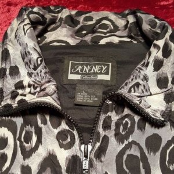 Vintage 80's/90's Grey Leopard Silk Bomber Jacket - Picture 5 of 8
